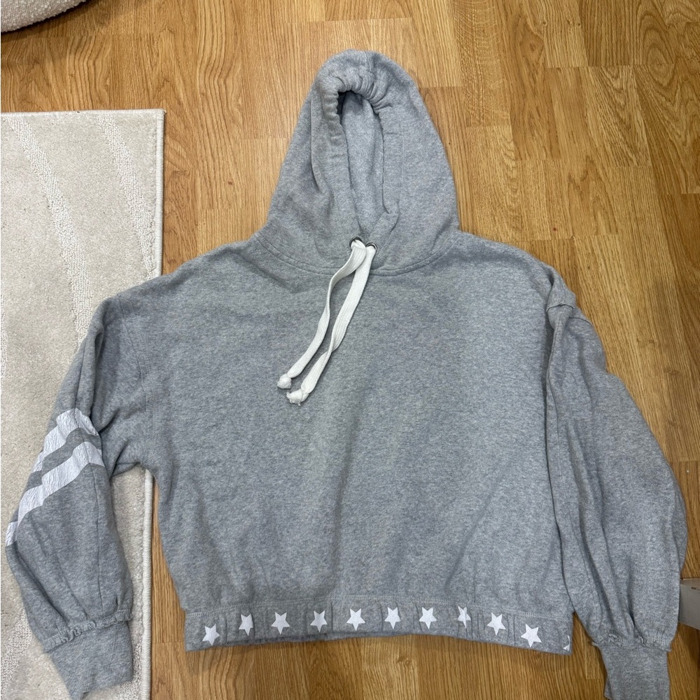 Vintage Havana crop style hoodie with star detail on bottom